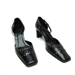 Coach Hillary Square Toe Size 8B; 3 inch Heel